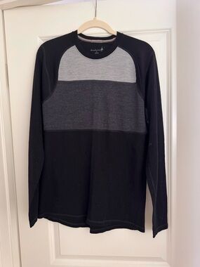 Smartwool Men's Long-Sleeve Colorblock Crew in Black and Gray Size L